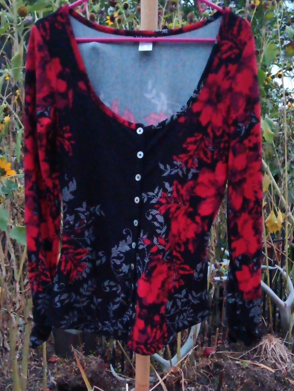 VENUS Red and Black Floral Button-Front Long Sleeve Top
